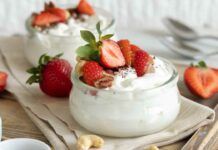 Crema di yogurt dolce al cucchiaio - RicettaSprint