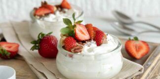 Crema di yogurt dolce al cucchiaio - RicettaSprint