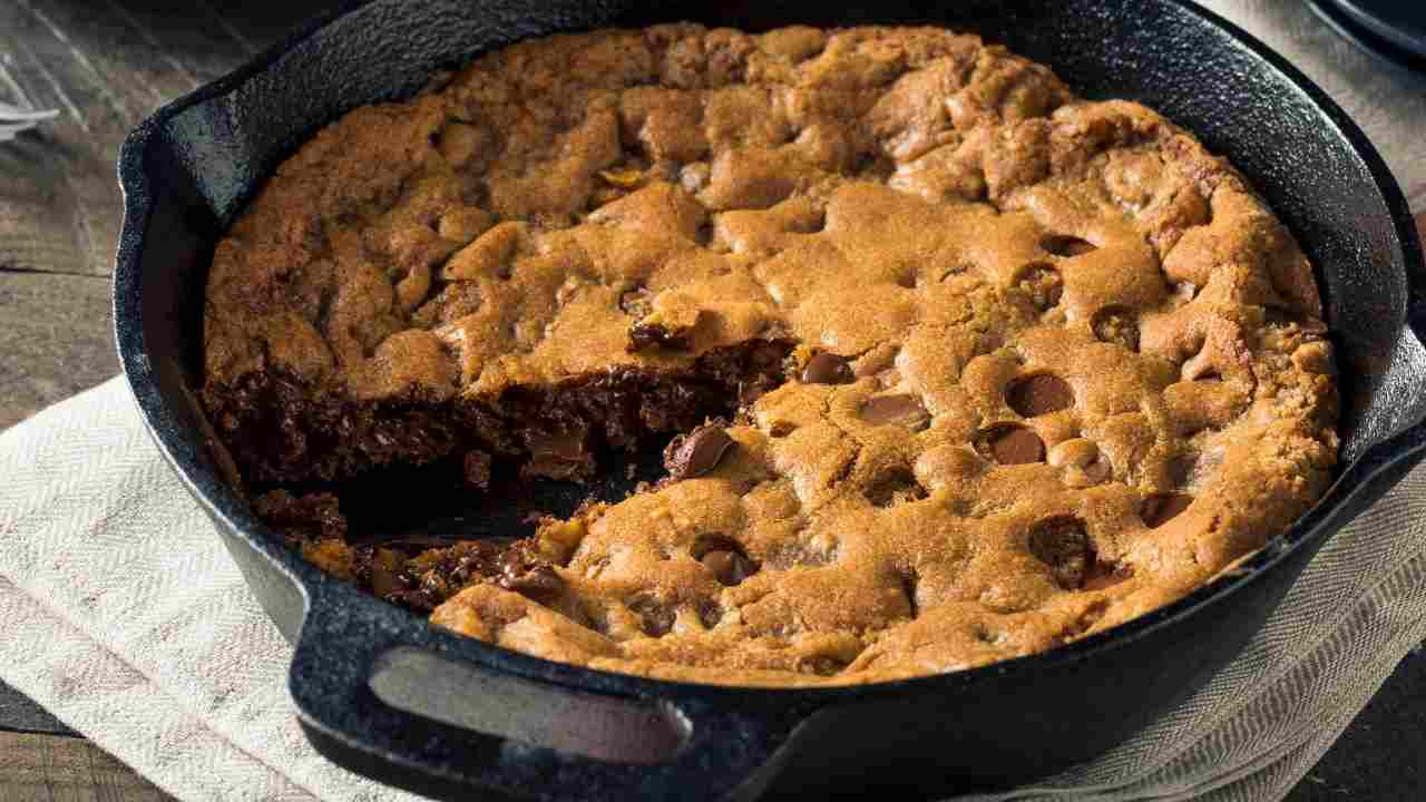 Crumble cookie cake alla nutella