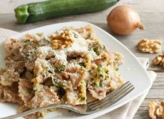 Farfalle con zucchine taleggio e noci