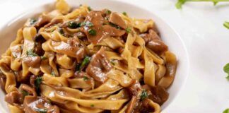 Fettuccine con funghi e tartufo