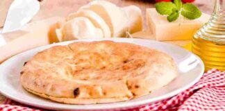 Focaccia sottile fatta in casa