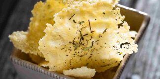 Ho scoperto le chips di parmigiano con solo 2 ingredienti, le servo con la birra spaccano