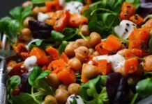 L’insalata di ceci e carote con salsa allo yogurt