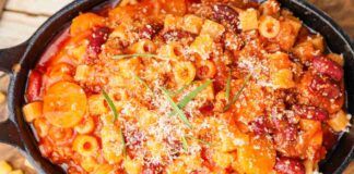 Ma quando l'hai mangiata una pasta e fagioli come questa infornata a 200 C° su forno ventilato, farai pure la scarpetta