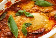 Sembra la classica parmigiana di melanzane, ma l’olio non vedono proprio, ti posso assicurare che è squisita Parmigiana di melanzane light Ricetta Sprint