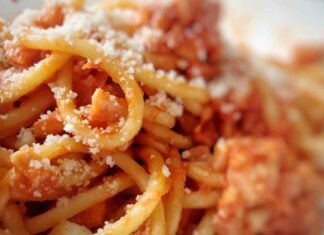 Pasta all'amatriciana romana- RicettaSprint