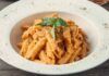 Pasta con ricotta e pesto di pomodorini