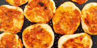 Pizzette rosse del panificio - RicettaSprint