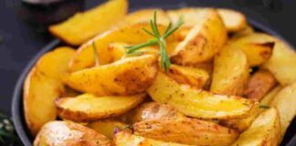 Spicchi di patate al forno con la buccia