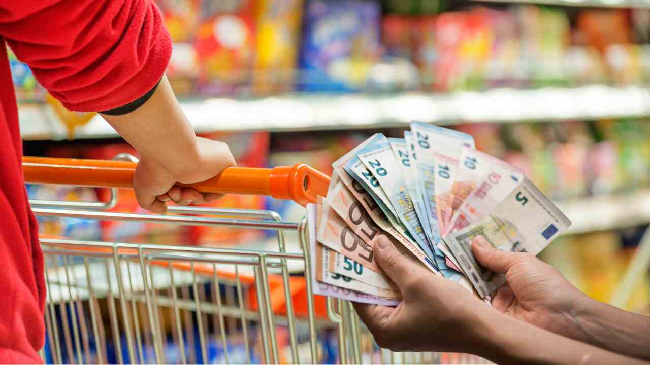 Carrello spesa soldi