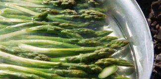 Asparagi acqua di cottura da bare - RicettaSprint