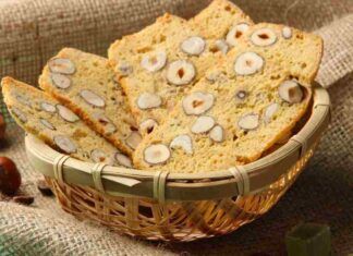 Biscotti croccanti alle nocciole e albumi RicettaSprint