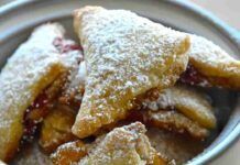 Con la pasta frolla avanzata ho fatto i biscotti a colazione, non sono durati più di due ore nella biscottiera, fatti fuori subito Biscotti ripieni alla marmellata RicettaSprint