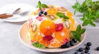 Niente colomba e dolci tradizionali, con questo budino servi frutta e dessert in una sola portata, a Pasqua farai un figurone!