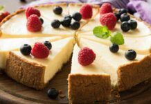 Questa si che una cheesecake che piacerà a tutti, altro che colomba a casa mia la faccio ogni anno a Pasqua e non avanza mai Cheesecake al cioccolato bianco RicettaSprint