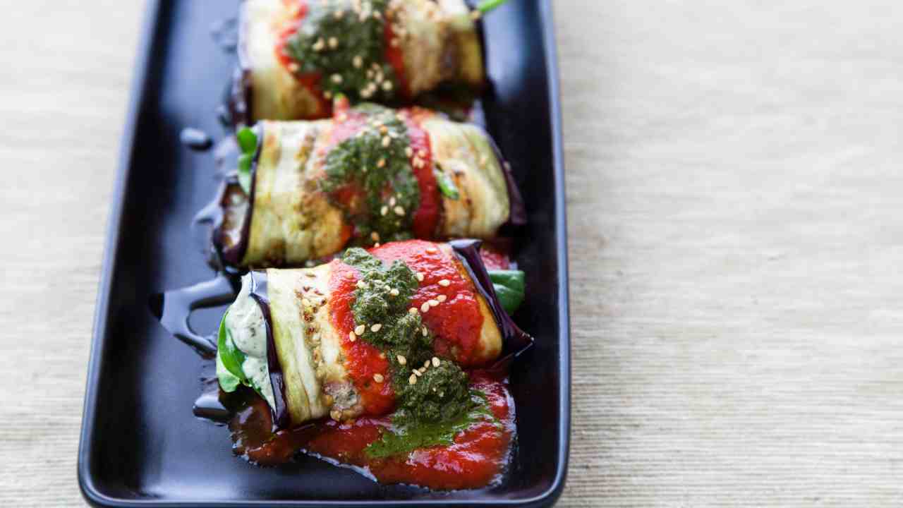 Involtini di melanzane al pesto di basilico RicettaSprint