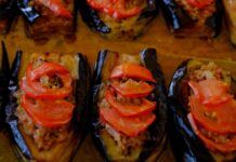 Ormai a casa mia le melanzane si fanno solo così, al forno con ripieno da sballo, la ricetta è di nonna Pina ovviamente Melanzane ripiene con uova sode provola pomodori Ricetta Sprint
