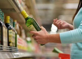 Bottiglia di olio extravergine d'oliva