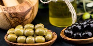 Olive snocciolate sott'olio