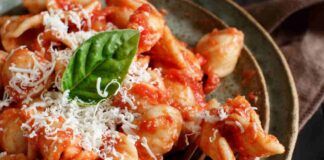 Orecchiette al sugo con cicerchie RicettaSprint