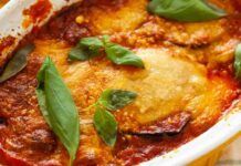 Parmigiana di melanzane con salsicce e provola RicettaSprint