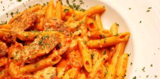 Pasta alla boscaiola facile facile - RicettaSprint