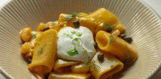 Pasta con la crema di peperoni e panna acida RicettaSprint
