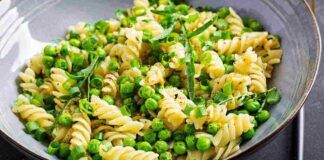 Pasta con piselli e cipollina - RicettaSprint