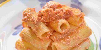Pasta con ricotta e pomodoro