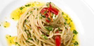 Spaghetti aglio olio e peperoncino RicettaSprint