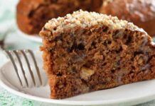 Con 2 mele mal messe e qualche gheriglio di noci mi sono inventata questa delizia, in cucina io non butto mai nulla Torta al cacao con mele e noci Ricetta Sprint