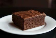 Torta al cioccolato con le uova di Pasqua - RicettaSprint