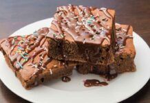Torta al cioccolato in 10 minuti senza farina, non ho nemmeno il tempo di servirla in tavola Torta al cioccolato in 10 minuti - RicettaSprint