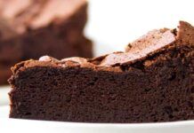 Torta al cioccolato senza farina e doppia cottura