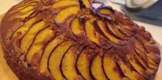 Torta alle pesche sciroppate - RicettaSprint