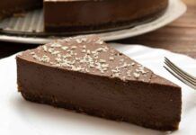 Torta Kinder sì, ma senza farina, senza burro e soprattutto senza zucchero Torta kinder con 3 ingredienti e senza forno - RicettaSprint