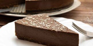 Torta kinder con 3 ingredienti e senza forno - RicettaSprint