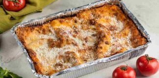 Una lasagnetta sempre nel freezer non guasta mai, questa la prepari in 30 minuti, niente ribollite ma tanto parmigiano. Un sughetto finto che non delude mai