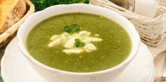 Zuppa d'avena con spinaci e tofu