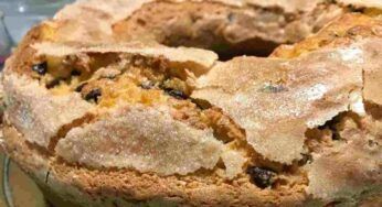 Unisco le uova, lo zucchero, la farina, della buona ricotta fresca e il ciambellone di nonna è fatto: dimenticavo il cioccolato, WOW
