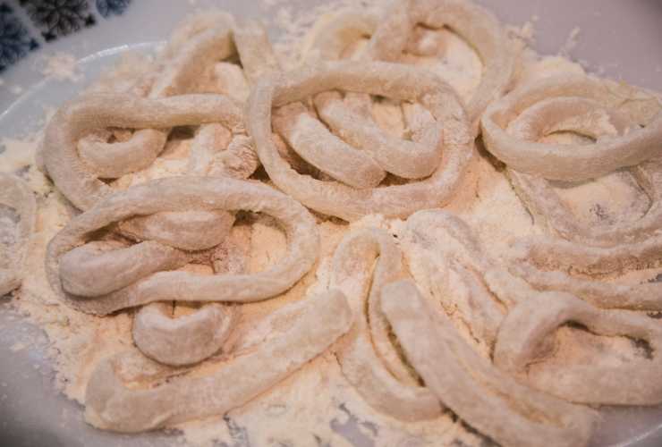 Anelli di calamaro fritti senza olio - RicettaSprint
