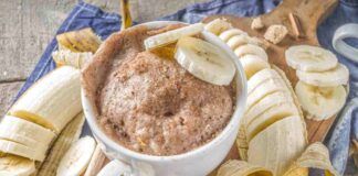 Banana bread in tazza