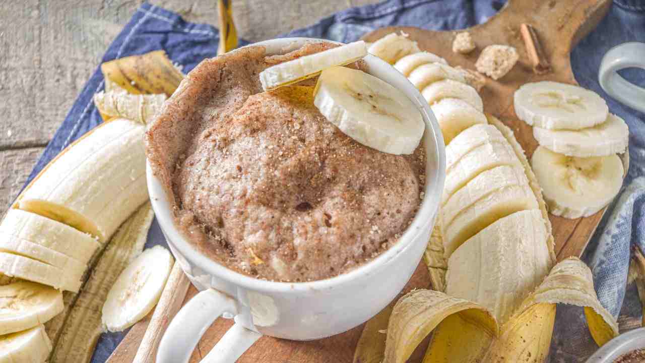 Banana bread in tazza