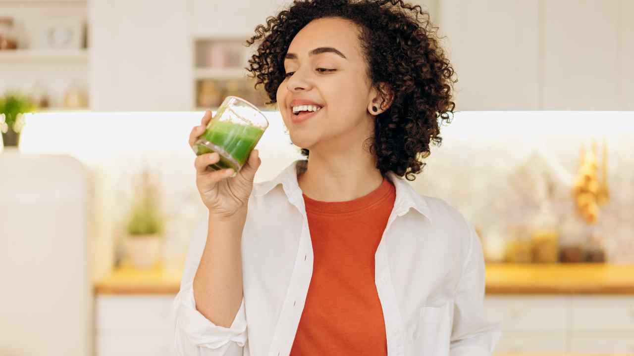 Bevanda detox dopo il weekend - RicettaSprint