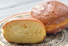 Veloci, facili, morbidissime: sono le Brioche ripiene alla crema più buone dell’estate, la colazione da bar che sognavi! Brioche ripiene alla crema