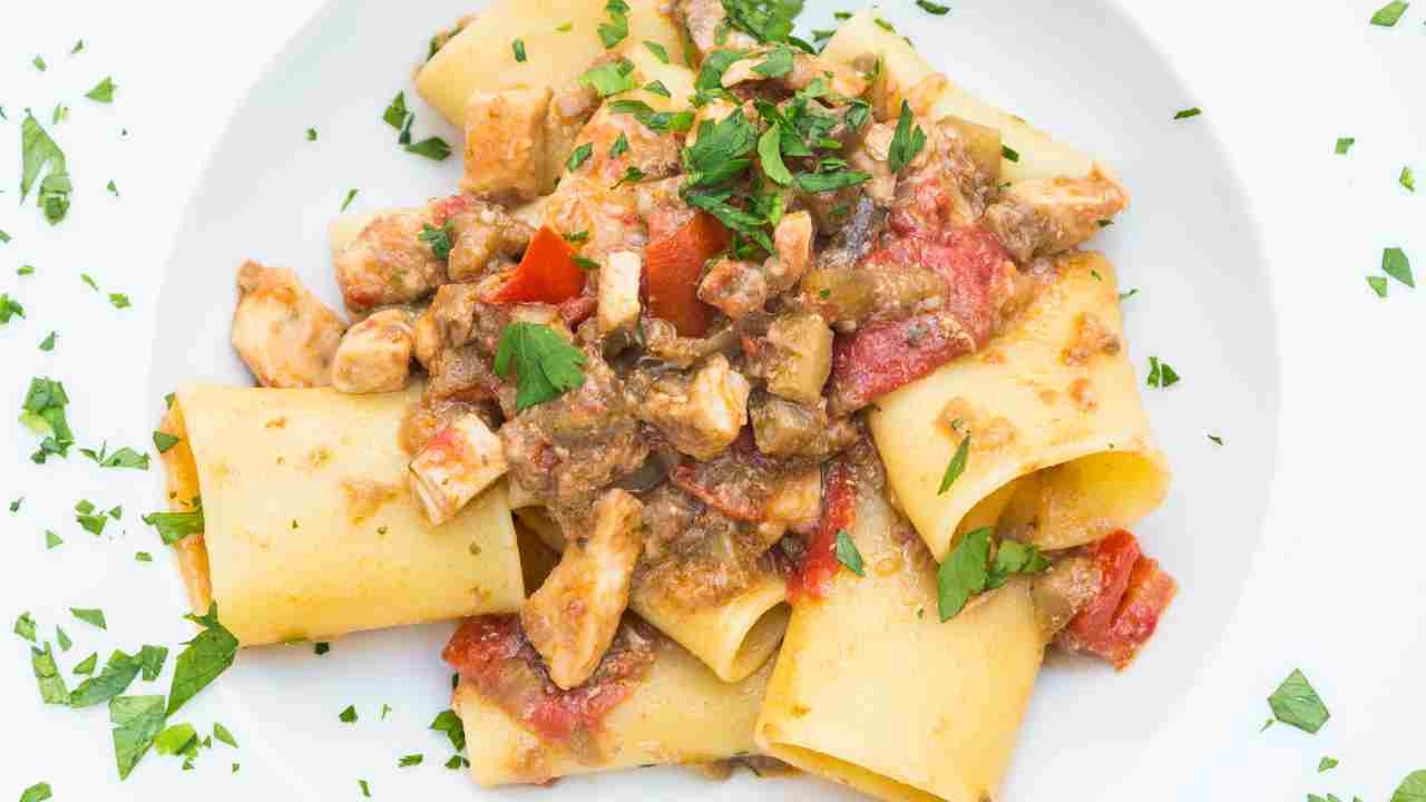 Preparo i paccheri con il pesce spada e risolvo la domenica in un lampo. Un figurone e porto in t avola un piatto prelibato