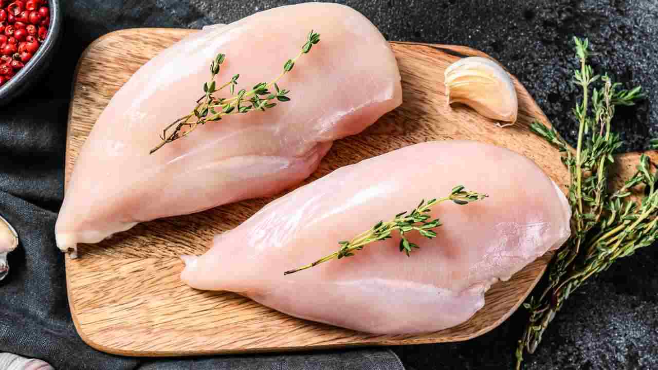 Carne di pollo si lava oppure no - RicettaSprint