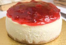 Cheesecake furba e velocissima con yogurt e fragole: sorprendo tutti con meno di 120 calorie Cheesecake yogurt e fragole