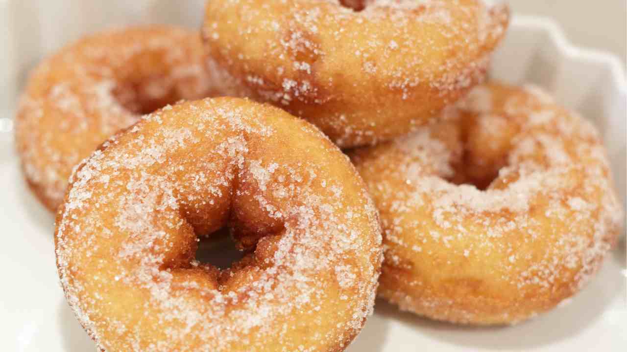 Ciambelle con zucchero RicettaSprint